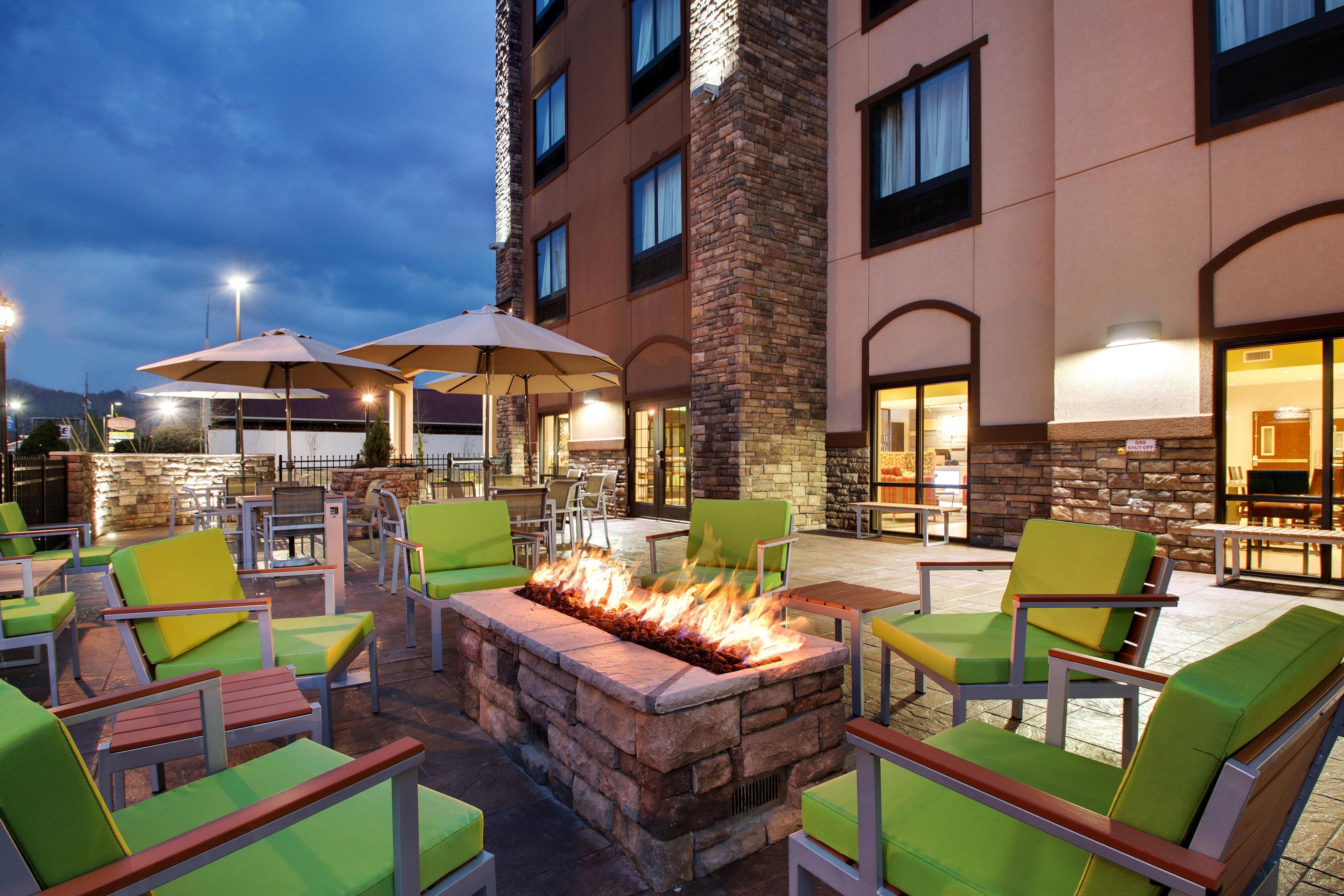 Holiday Inn Express & Suites Helen By Ihg Exterior photo