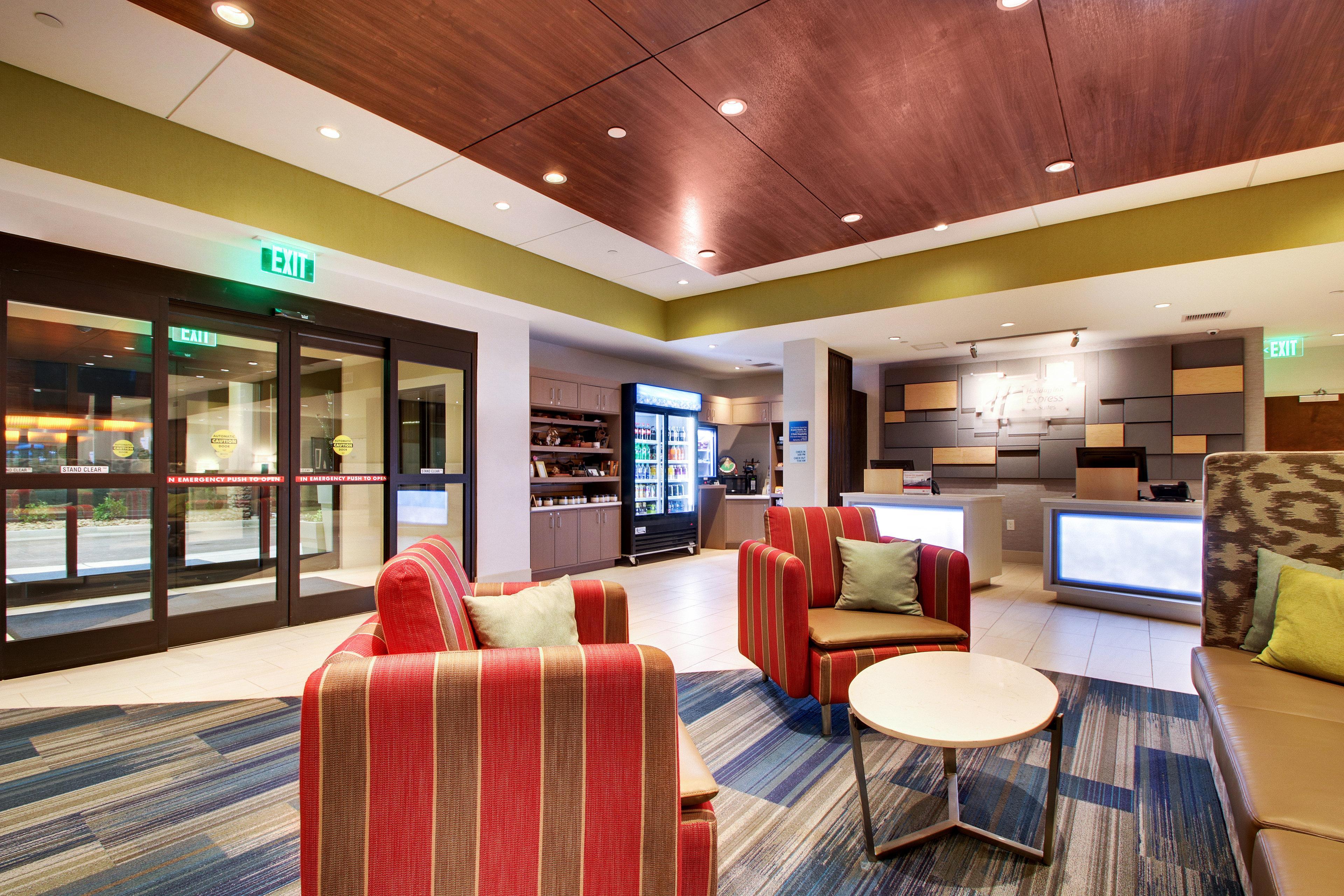 Holiday Inn Express & Suites Helen By Ihg Exterior photo